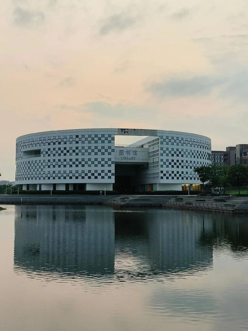 广东酒店管理职业技术学院 用实力与温度酿造职教美酒